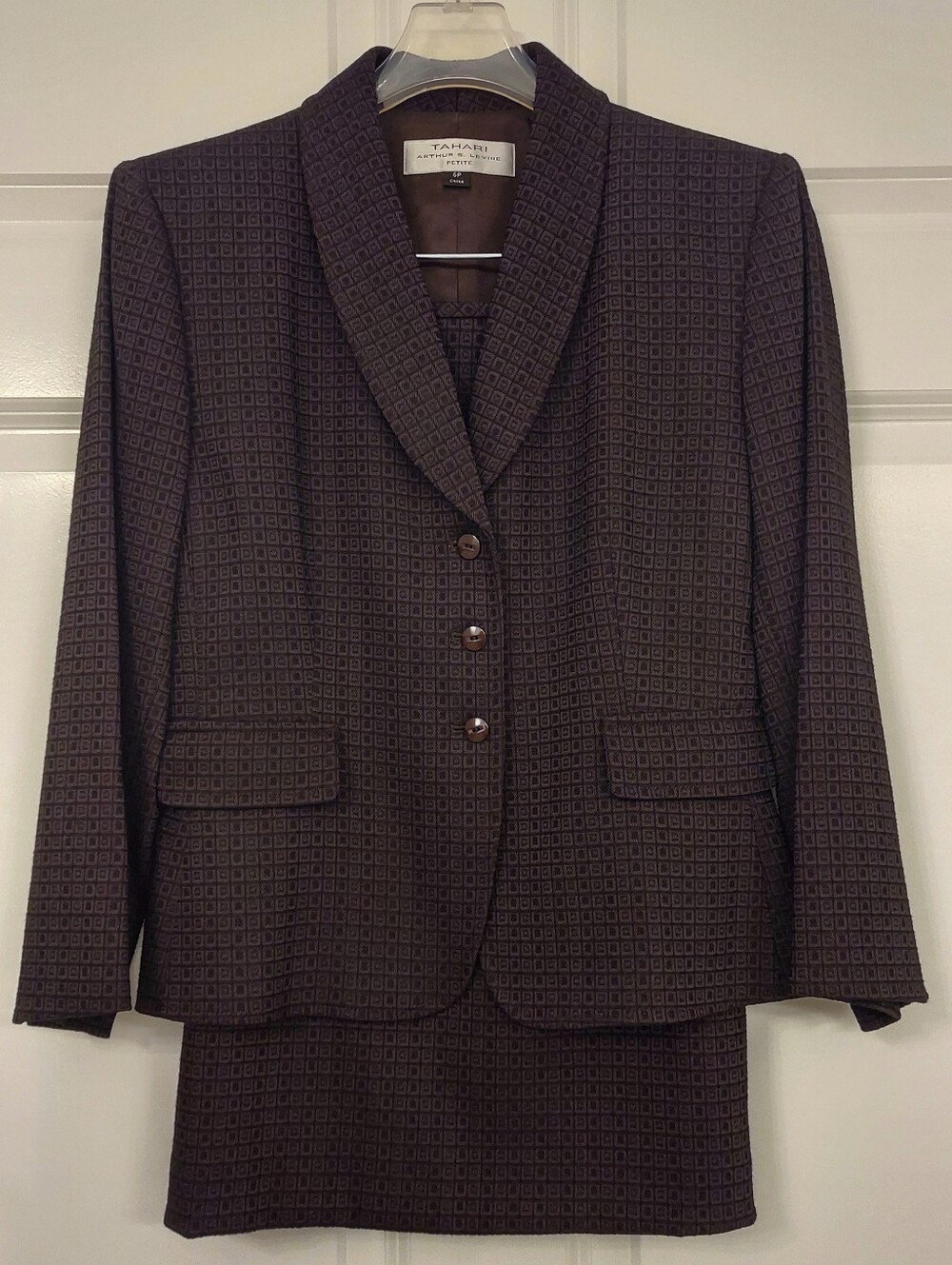 TAHARI | 6P Dark Brown & Black Geometric Pattern Skirt Suit. 3/4 Sleeve.